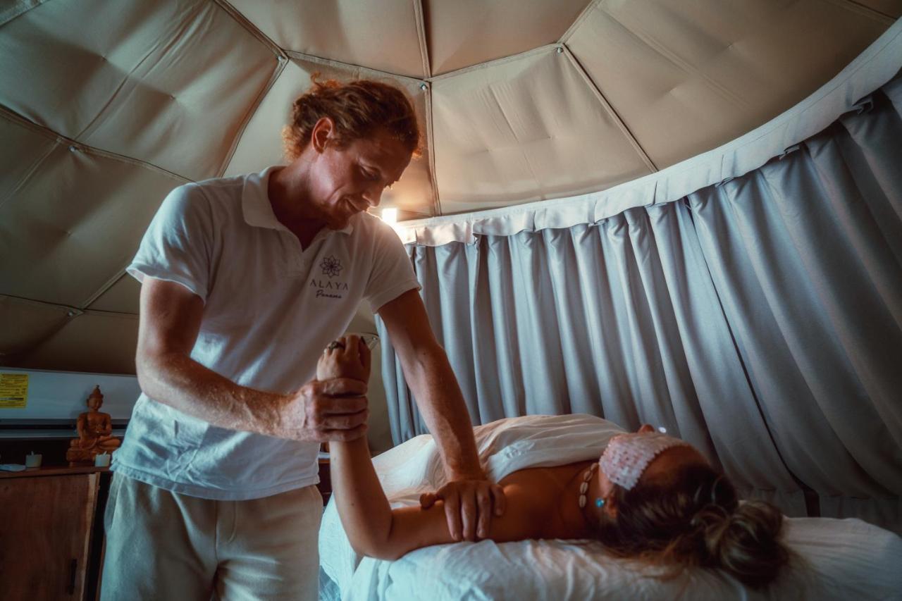 ホテル Alaya Yoga & Surf & Retreat プラヤ・ベナオ エクステリア 写真